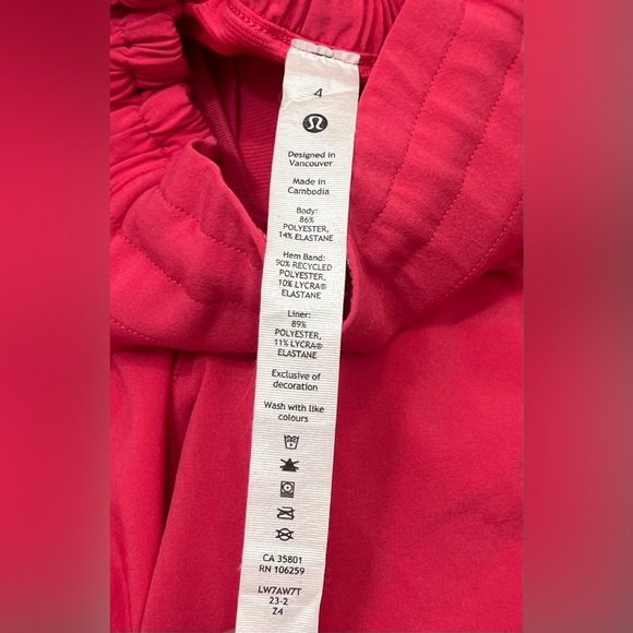 Women’s Lululemon Hotty Hot Short Low Rise Lined in Bright Pink Size 4 LW7AW7T - Picture 4 of 4